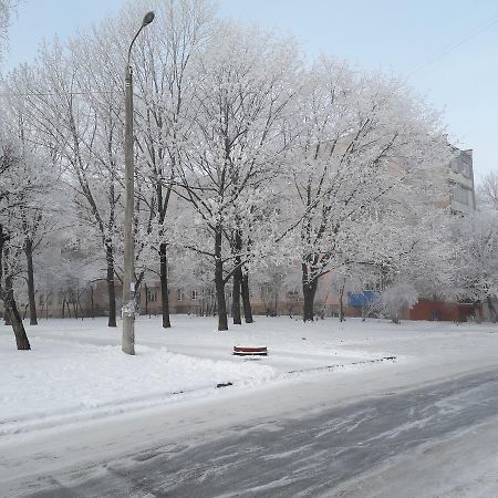 Apartment On Vasylya Chervoniya 67 รีฟเน ภายนอก รูปภาพ