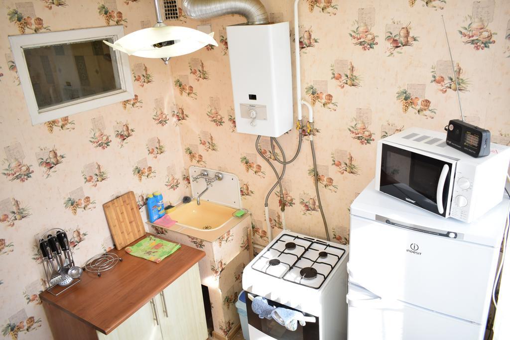 Apartment On Vasylya Chervoniya 67 รีฟเน ภายนอก รูปภาพ