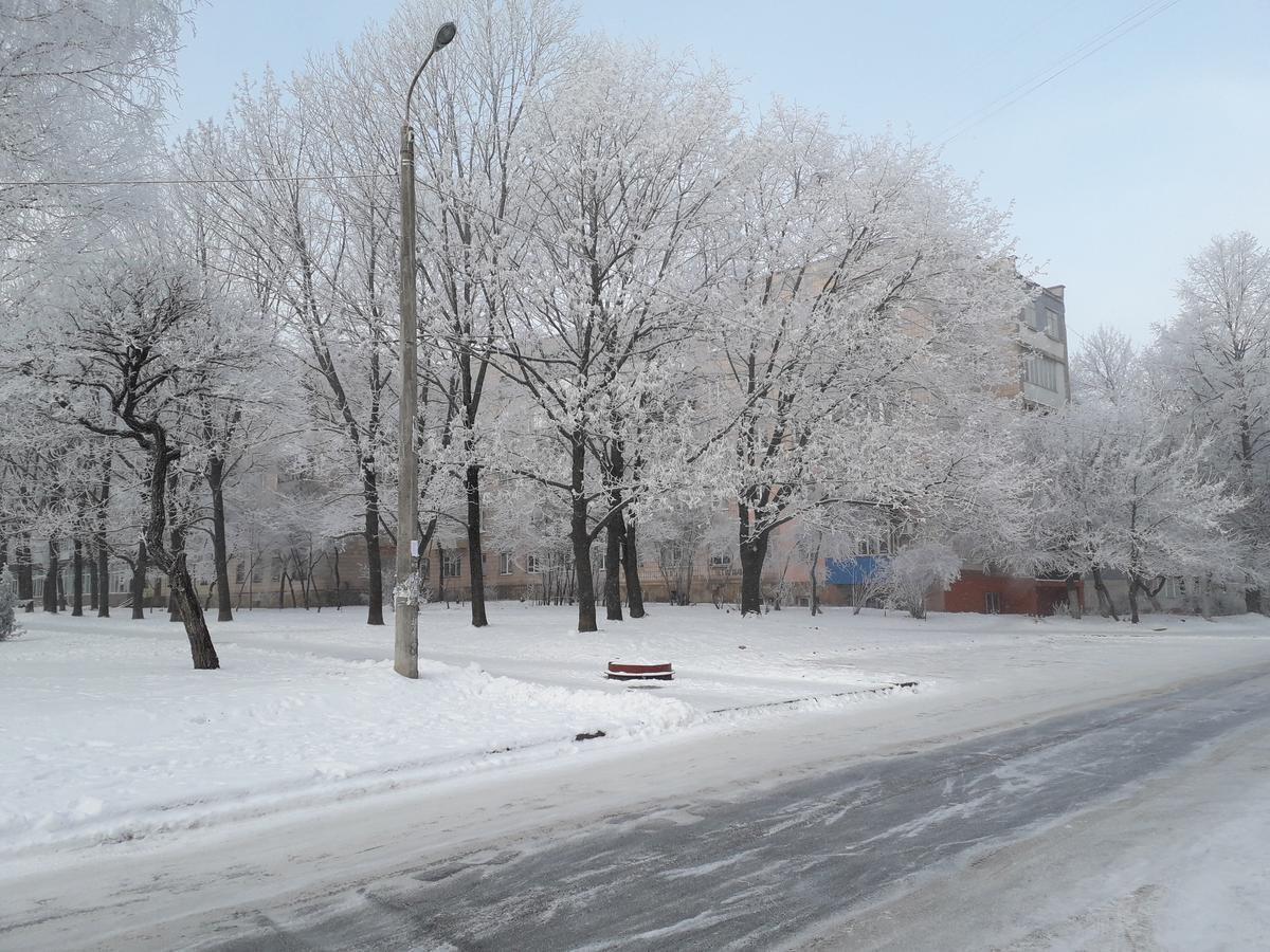 Apartment On Vasylya Chervoniya 67 รีฟเน ภายนอก รูปภาพ